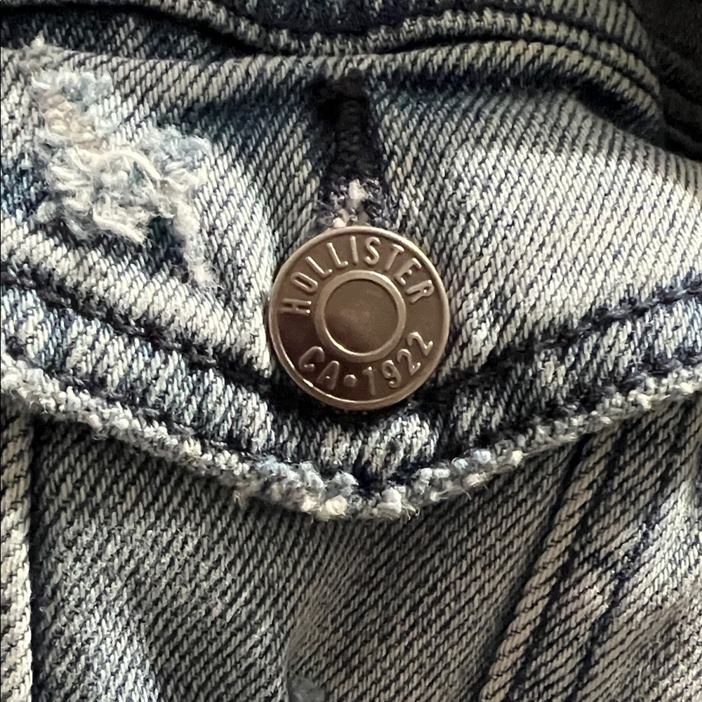 Hollister Light Blue Denim Jacket with Sherpa Lining - Picture 6 of 6